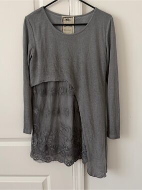 Vintage Concept Asymmetric Hem Tunic Gray Lace Long Sleeve Top Sz Small Ethereal